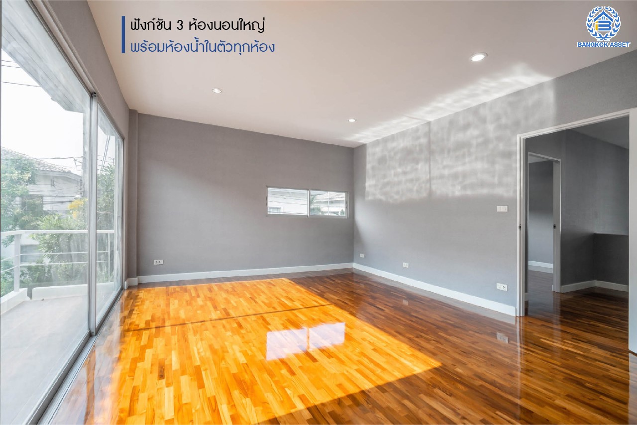 บ้านมือสองตกแต่งใหม่ ม.โนเบิลจีโอ วัชรพล ดีไซน์สุดโดดเด่น เนื้อที่ 65.2 ตร.ว. ฟังก์ชันจัดเต็ม 3 ห้องนอน 5 ห้องน้ำ (ห้องนอนทุกห้องมีห้องน้ำในตัว) 1 ห้องแม่บ้าน จอดรถได้ 2 คัน บนทำเลเดินทางสะดวก ใกล้เซ็นทรัลรามอินทรา, ห้าแยกวัชรพล, จุดขึ้นทางด่วน "ฉลองรัช" และรถไฟฟ้าสายสีชมพู "สถานีวัชรพล"